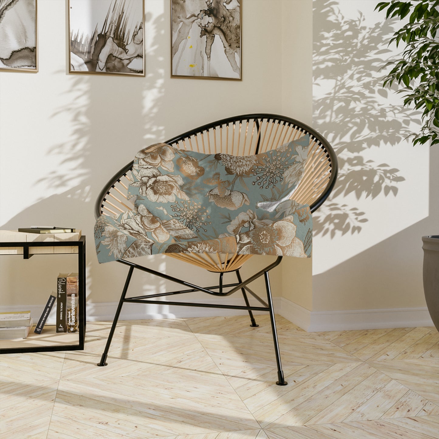 Floral Velveteen Microfiber Blanket, Cozy Throw for Home Decor, Gift for Her, Living Room Accent, Ideal for Relaxing Evenings