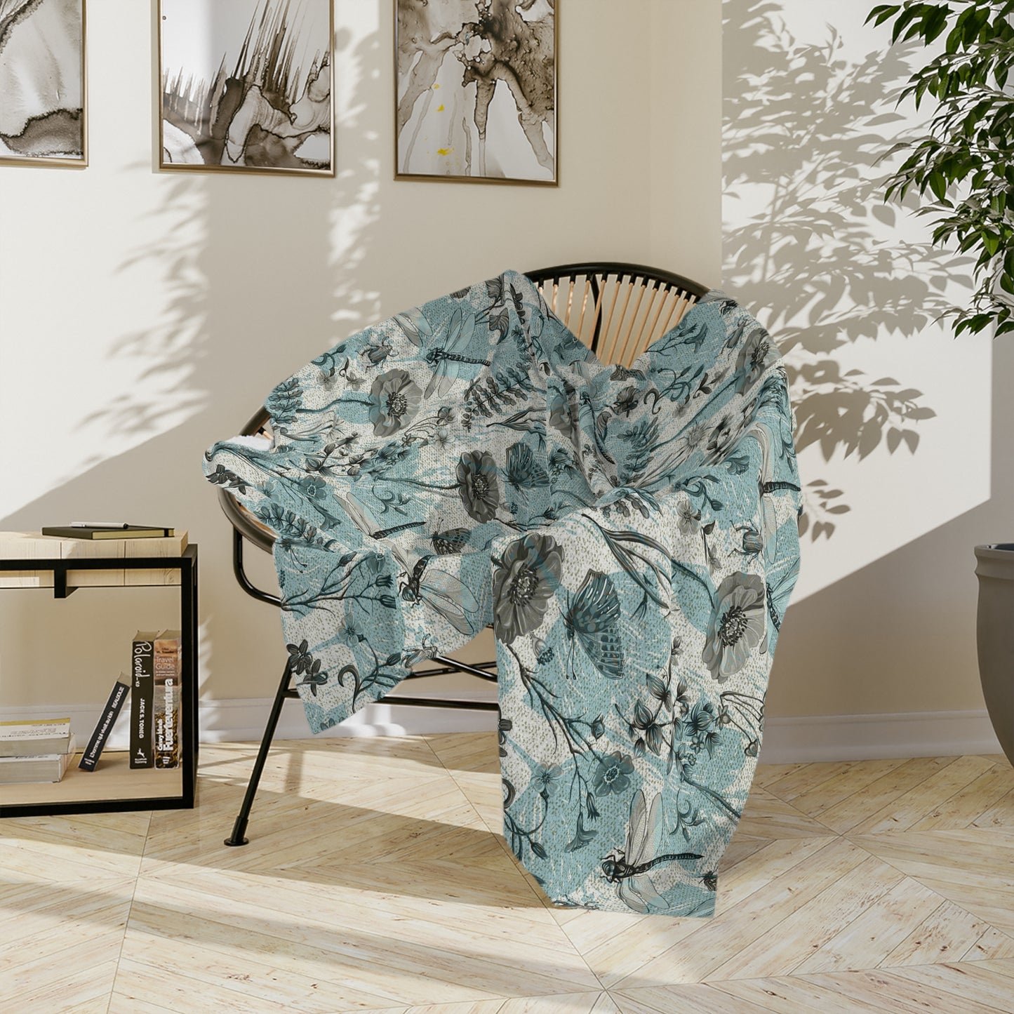 Floral Microfiber Blanket, Cozy Home Decor, Travel Throw, Gift for Nature Lovers, Soft Blanket for All Seasons, Elegant Indoor Styling