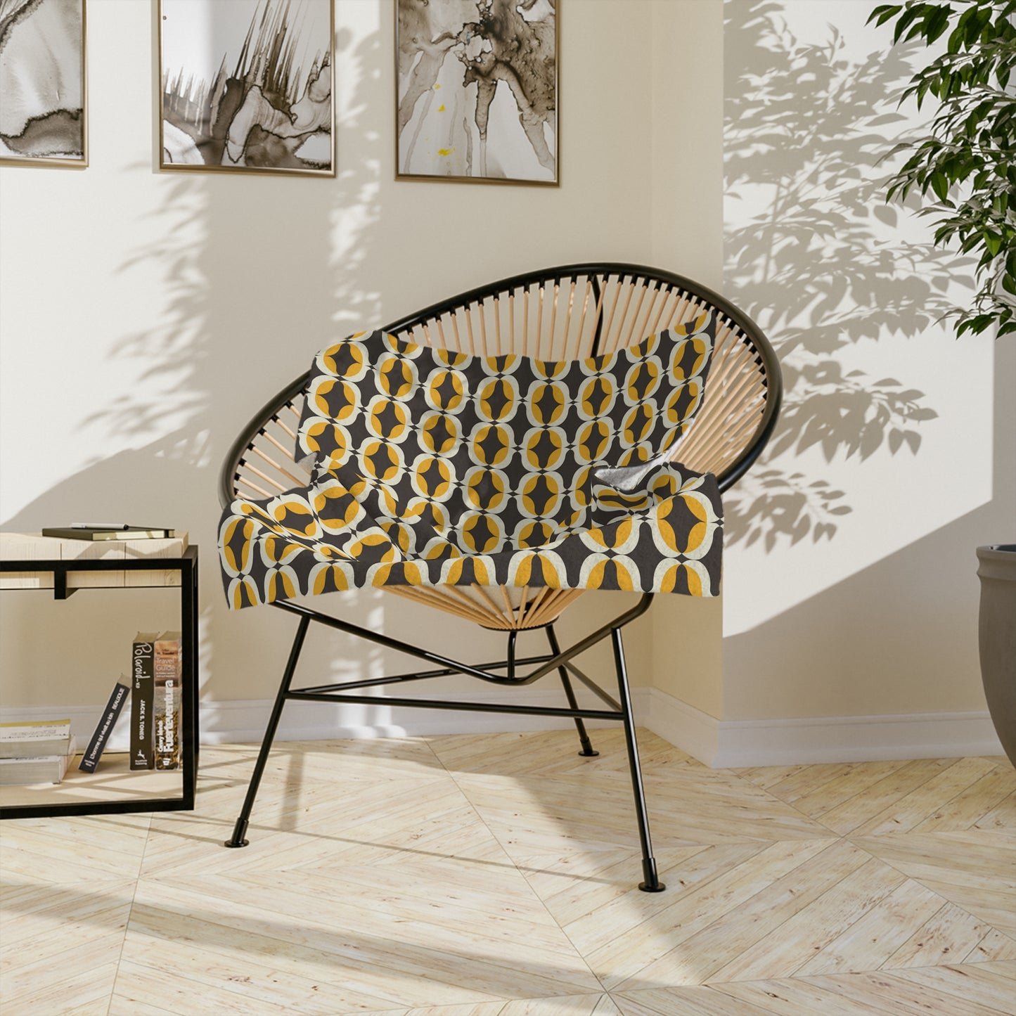 Cozy Geometric Velveteen Microfiber Blanket for Home, Chic Throw Blanket, Soft Fleece Blanket, Modern Decor